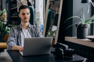 Como encontrar e se destacar em vagas de freelancer na era digital