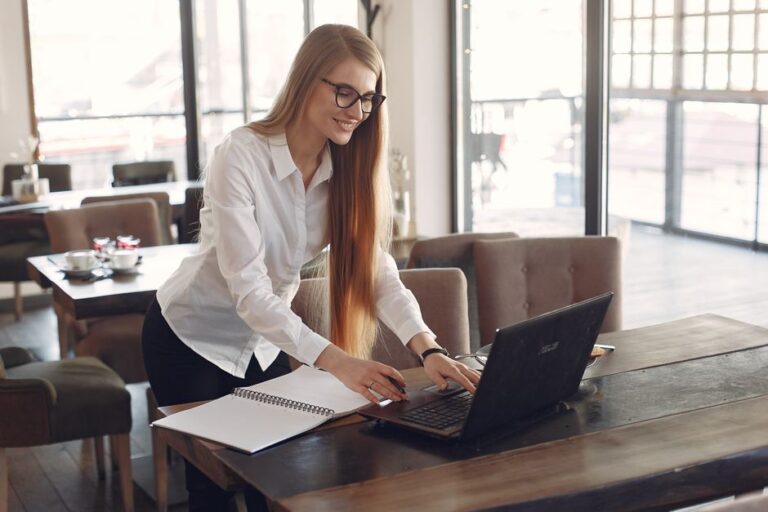 Como transformar suas habilidades em um negócio lucrativo: guia prático para freelancers iniciantes em 2024